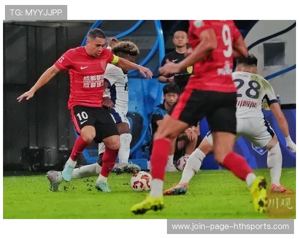 费利佩接罗慕洛传中头球破网，成都蓉城2比0胜出